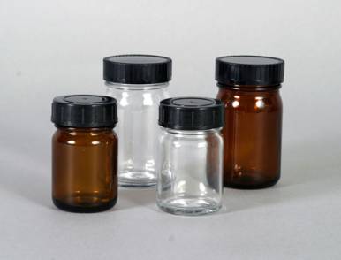 Zylindergläser aus Weiß- und Braunglas